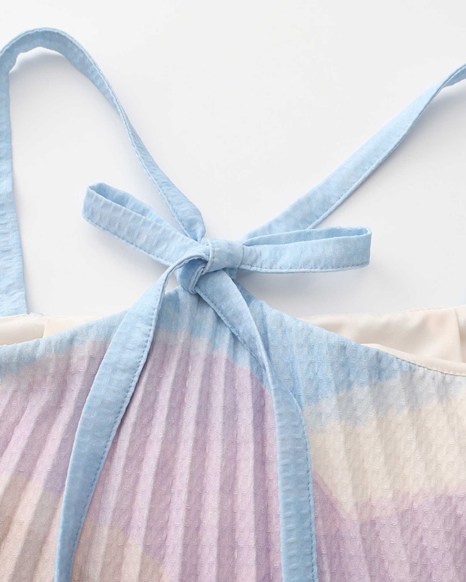 Online-exclusive: Serenity Peaks Mums Pleated Spag Top