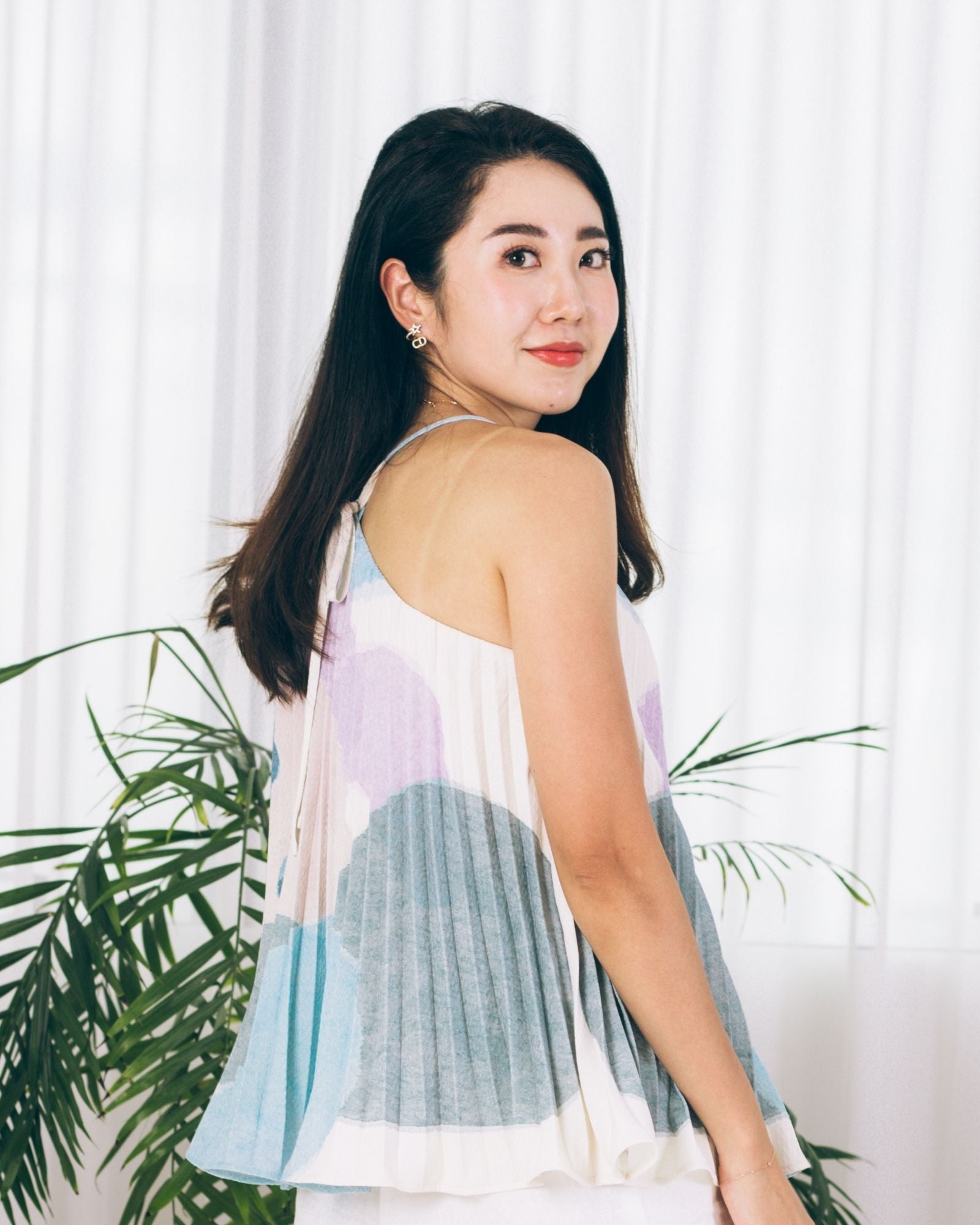 Online-exclusive: Serenity Peaks Mums Pleated Spag Top