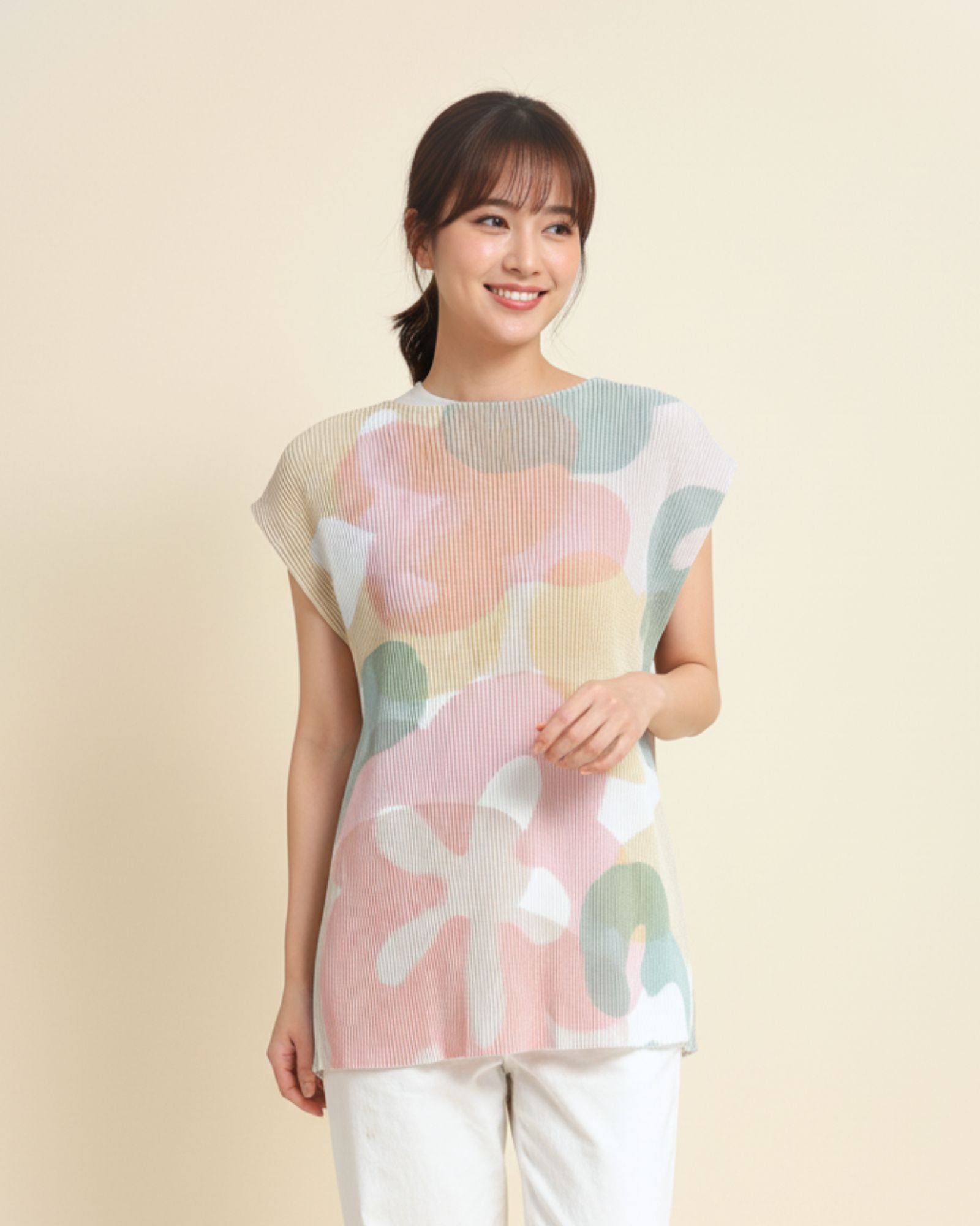 Online-exclusive: Blissful Blooms Crystal Pleated Top