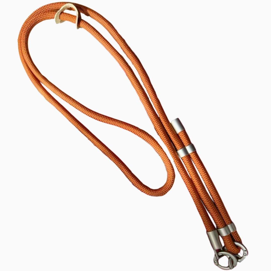 ストラップカラー