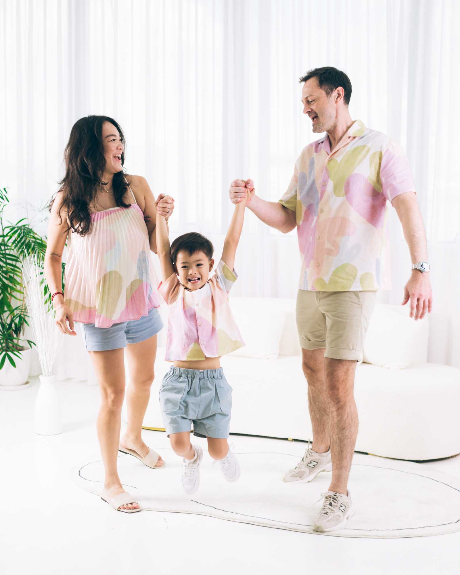 Lucky Reef Mums Pleated Spag Top